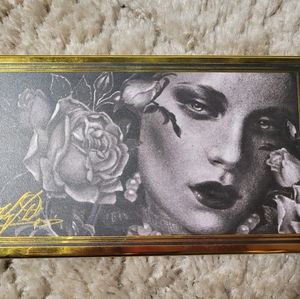 Kat von d eyeshadow palette